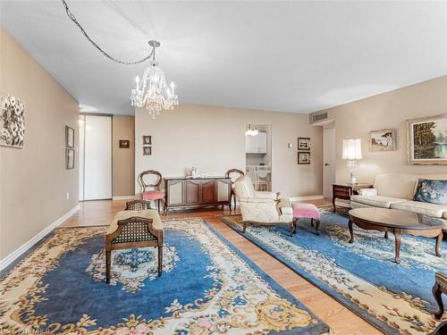 1403-61 Richview Road, Toronto, ON - Indoor Photo Showing Living Room