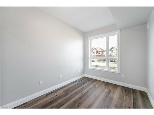 110-650 Sauve Street, Milton, ON - Indoor Photo Showing Other Room