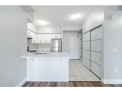 110-650 Sauve Street, Milton, ON - Indoor Photo Showing Kitchen