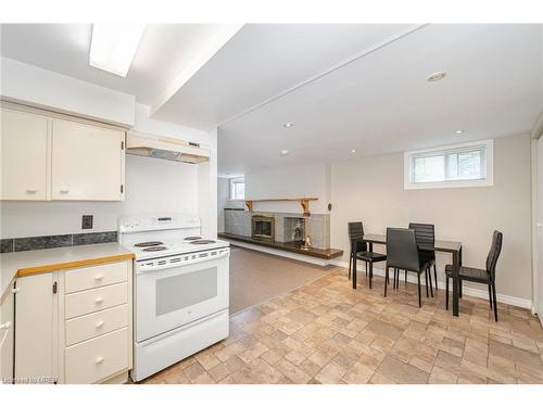 1635 Kenmuir Avenue, Mississauga, ON - Indoor Photo Showing Kitchen