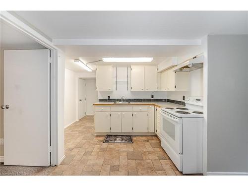 1635 Kenmuir Avenue, Mississauga, ON - Indoor Photo Showing Kitchen With Double Sink