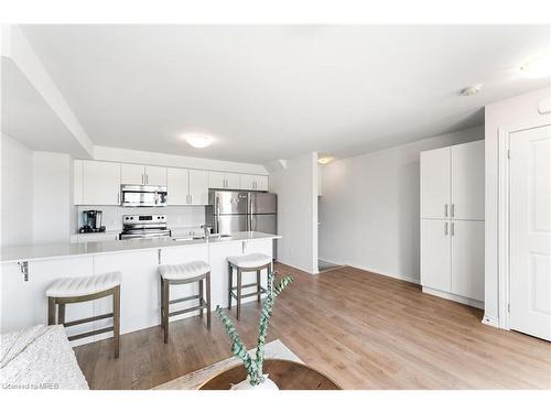 13-252 Penetanguishene Road, Barrie, ON - Indoor Photo Showing Kitchen