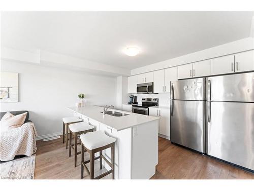 13-252 Penetanguishene Road, Barrie, ON - Indoor Photo Showing Kitchen With Double Sink