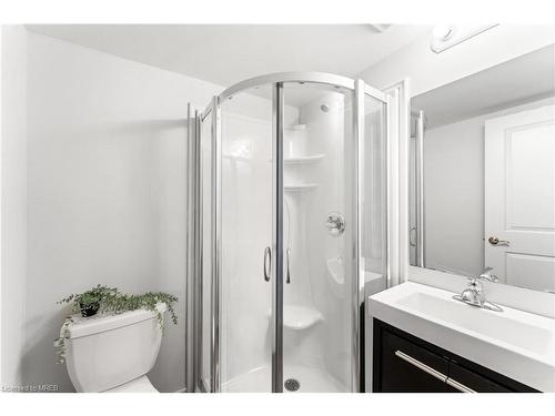 13-252 Penetanguishene Road, Barrie, ON - Indoor Photo Showing Bathroom