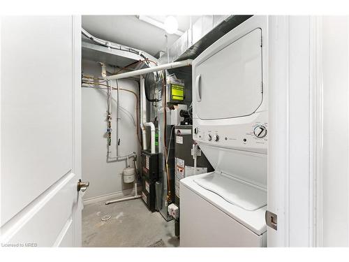 13-252 Penetanguishene Road, Barrie, ON - Indoor Photo Showing Laundry Room