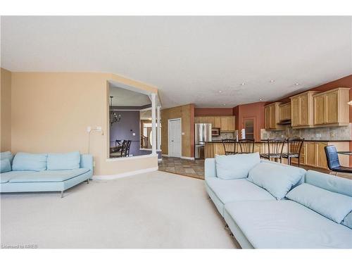 603 Salzburg Drive, Waterloo, ON - Indoor Photo Showing Living Room