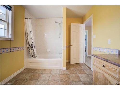 603 Salzburg Drive, Waterloo, ON - Indoor Photo Showing Bathroom