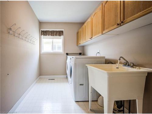 603 Salzburg Drive, Waterloo, ON - Indoor Photo Showing Laundry Room