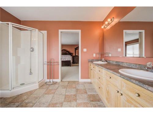 603 Salzburg Drive, Waterloo, ON - Indoor Photo Showing Bathroom