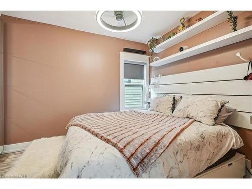 80 Haynes Avenue, St. Catharines, ON - Indoor Photo Showing Bedroom