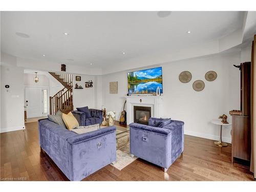 17 Lagoon Avenue, Hamilton, ON - Indoor Photo Showing Living Room With Fireplace