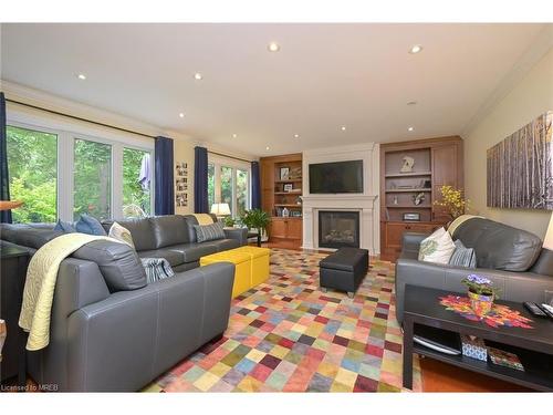 14 Penrose Court, Brampton, ON - Indoor Photo Showing Living Room With Fireplace