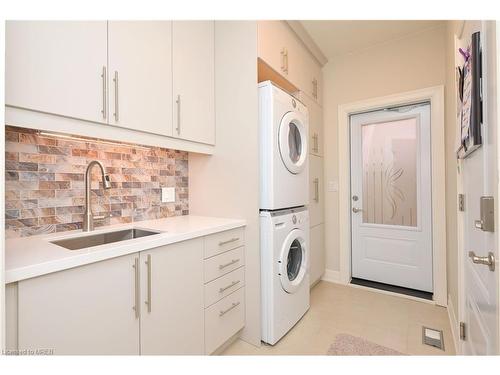 14 Penrose Court, Brampton, ON - Indoor Photo Showing Laundry Room