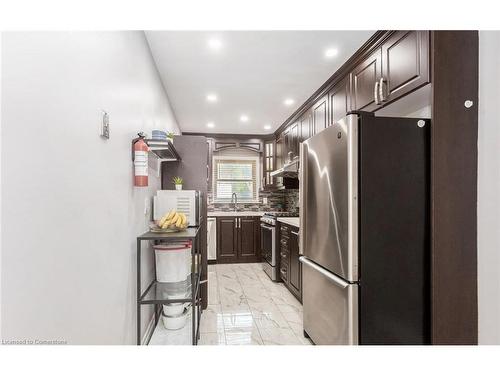 87 Fleetwood Crescent, Brampton, ON - Indoor Photo Showing Kitchen