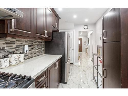 87 Fleetwood Crescent, Brampton, ON - Indoor Photo Showing Kitchen