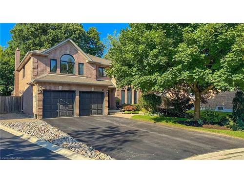 25 Cluster Oak Place, Brampton, ON - Outdoor With Facade