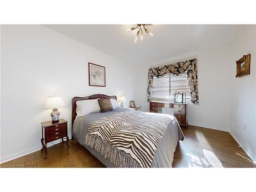 25 Cluster Oak Place, Brampton, ON - Indoor Photo Showing Bedroom