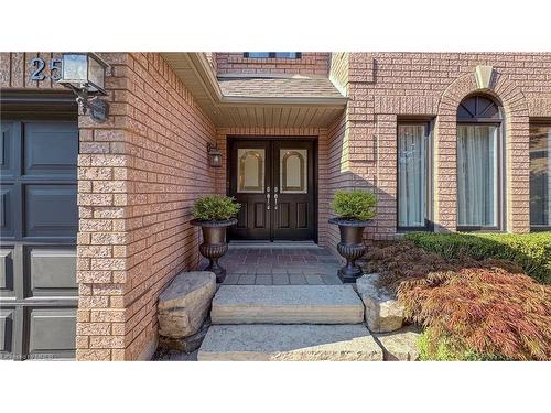 25 Cluster Oak Place, Brampton, ON - Outdoor