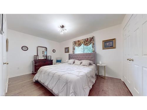 25 Cluster Oak Place, Brampton, ON - Indoor Photo Showing Bedroom