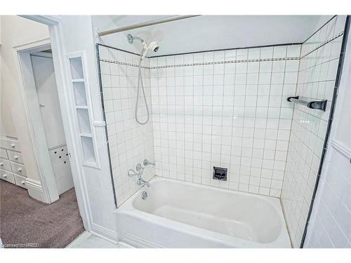 1441 Ontario Street, Burlington, ON - Indoor Photo Showing Bathroom