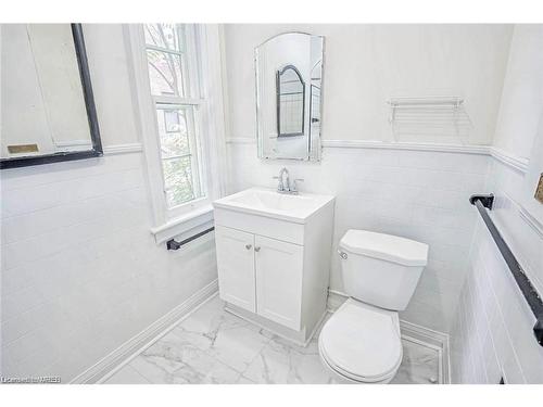 1441 Ontario Street, Burlington, ON - Indoor Photo Showing Bathroom