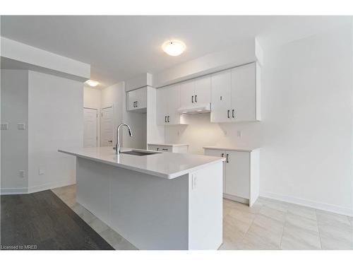 172 Eastbridge Avenue, Welland, ON - Indoor Photo Showing Kitchen