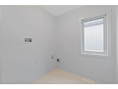 172 Eastbridge Avenue, Welland, ON - Indoor Photo Showing Other Room