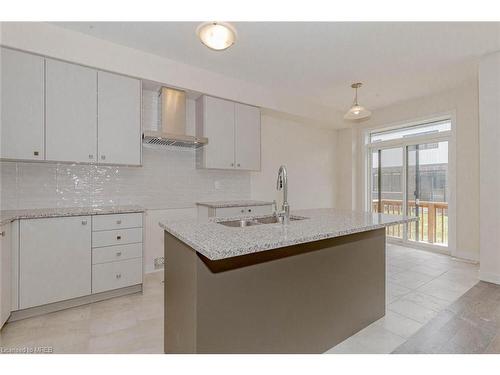 166 Eastbridge Avenue, Welland, ON - Indoor Photo Showing Kitchen