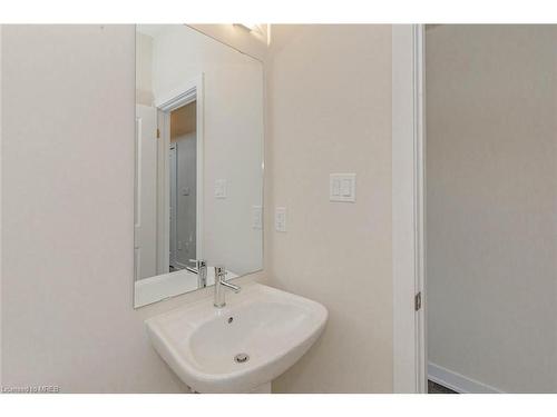 166 Eastbridge Avenue, Welland, ON - Indoor Photo Showing Bathroom