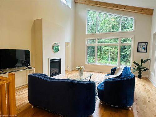 51-1049 Greensview Drive, Huntsville, ON - Indoor Photo Showing Living Room With Fireplace