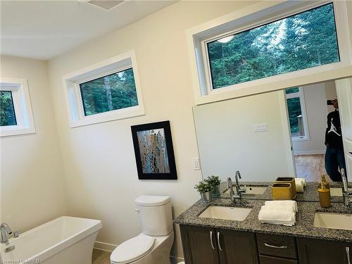 51-1049 Greensview Drive, Huntsville, ON - Indoor Photo Showing Bathroom