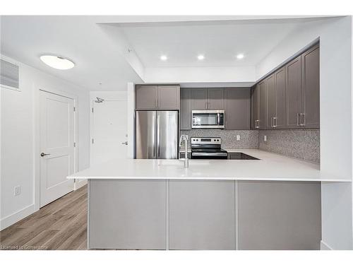 108-4 Kimberly Lane, Collingwood, ON - Indoor Photo Showing Kitchen With Upgraded Kitchen