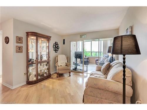 605-10 Malta Avenue, Brampton, ON - Indoor Photo Showing Living Room