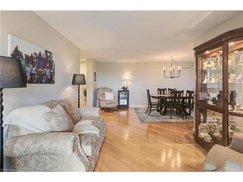 605-10 Malta Avenue, Brampton, ON - Indoor Photo Showing Living Room