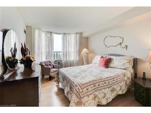 605-10 Malta Avenue, Brampton, ON - Indoor Photo Showing Bedroom