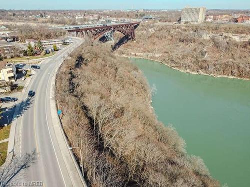 4755 River Road, Niagara Falls, ON - Outdoor With Body Of Water With View