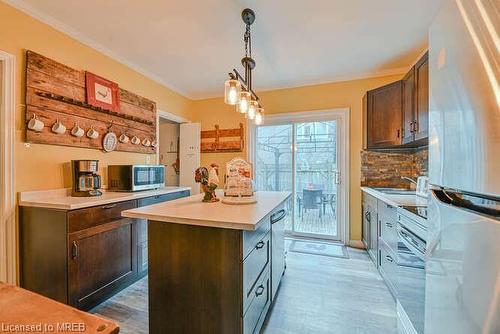 4755 River Road, Niagara Falls, ON - Indoor Photo Showing Kitchen