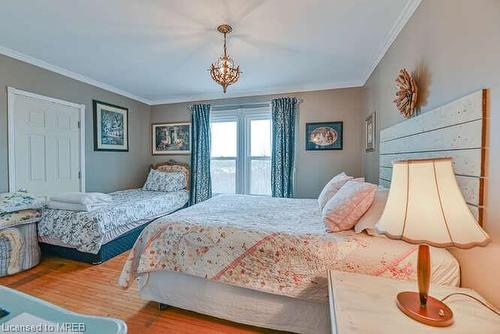 4755 River Road, Niagara Falls, ON - Indoor Photo Showing Bedroom