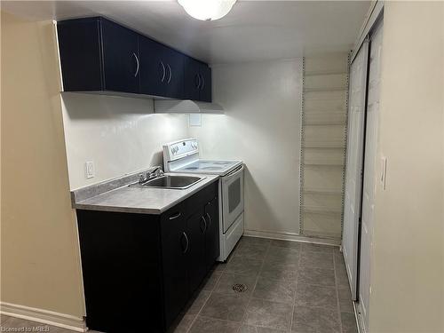 198-180 Mississauga Valley Boulevard, Mississauga, ON - Indoor Photo Showing Kitchen