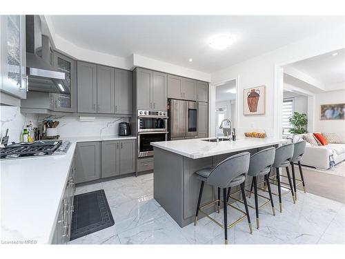 3 Grierson Trail, Waterdown, ON - Indoor Photo Showing Kitchen With Upgraded Kitchen