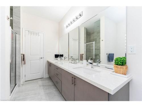 3 Grierson Trail, Waterdown, ON - Indoor Photo Showing Bathroom