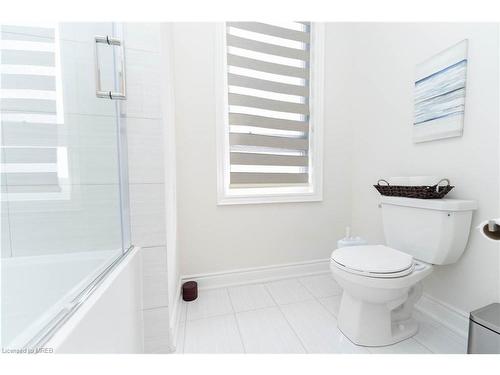 3 Grierson Trail, Waterdown, ON - Indoor Photo Showing Bathroom