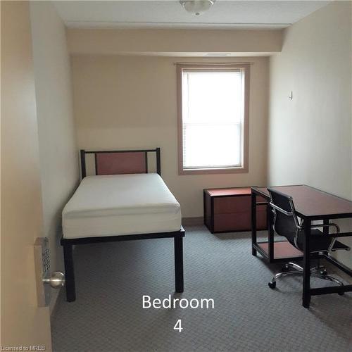 203-271 Lester Street, Waterloo, ON - Indoor Photo Showing Bedroom