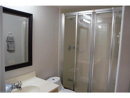 305-310 Mill Street S, Brampton, ON - Indoor Photo Showing Bathroom