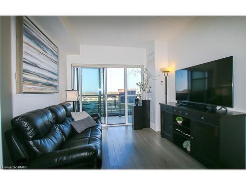 309-560 North Service Road, Grimsby, ON - Indoor Photo Showing Living Room