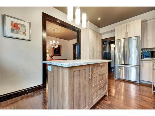 80 Spadina Avenue, Hamilton, ON - Indoor Photo Showing Kitchen