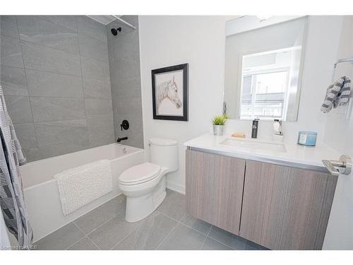 312-405 Dundas Street, Oakville, ON - Indoor Photo Showing Bathroom