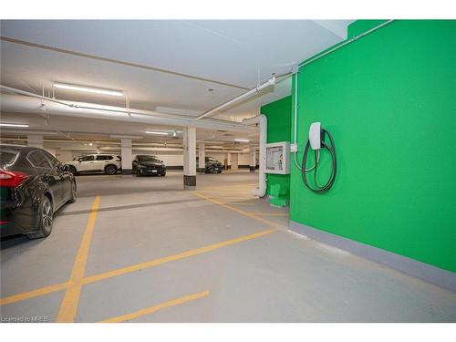 312-405 Dundas Street, Oakville, ON - Indoor Photo Showing Garage