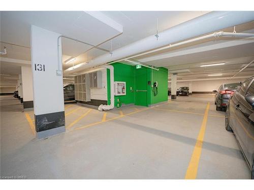 312-405 Dundas Street, Oakville, ON - Indoor Photo Showing Garage