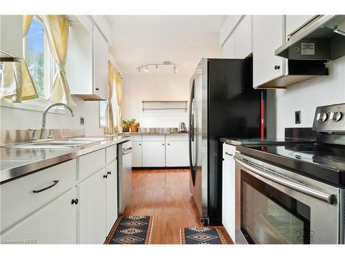 29 Dianne Drive, St. Catharines, ON - Indoor Photo Showing Kitchen